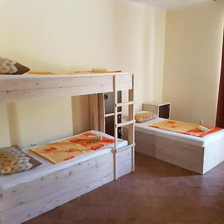 Dubrovnik Hostel *
